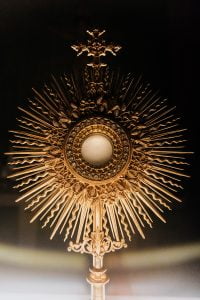 eucharistia - najsvätejsia sviatosť adoracia